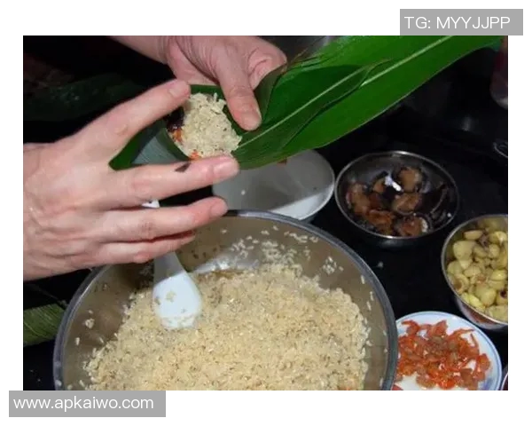 足球明星包粽子趣味瞬间大集合让我们一同感受端午节的热情与团圆